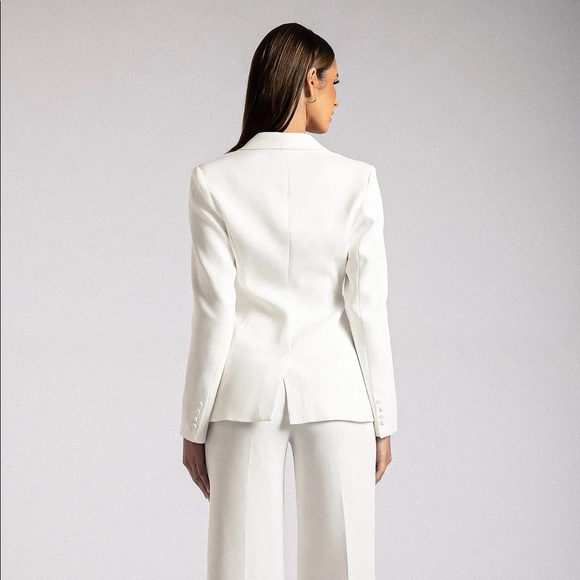 Meshki Fitted Blazer (white) - Picture 7 of 9